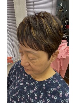 トータルヘアサロンカマダ ベリーショート＋ハイライト