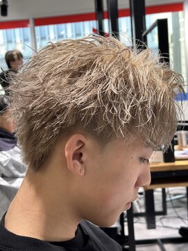 オーシャントーキョー 神戸(OCEAN TOKYO KOBE) プラチナミルクティーベージュ無造作センターパート