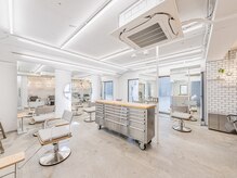 【Johnny Menのこだわり】洗練された店内♪幅広い年団の男性のお客様にお越しいただけるサロンへ