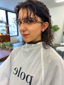 ポール(pole) 全体に質感パーマ