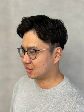 ソアー 新大阪(SOAR) スーツ/ビジネス刈り上げツーブロックセンターパート【新大阪】