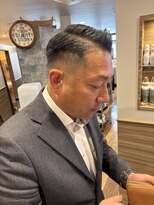 銀座マツナガ 神田店 メンズバーバースタイルハードパート七三スキンフェード短髪