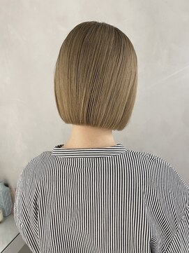 フォト イケブクロ(foto IKEBUKURO) イメチェンボブホワイトブロンド美髪髪質改善レイヤーカット池袋