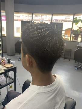 ジェニーバイメノン(JENNIE by Menon) フェードスタイル スパイキーショート