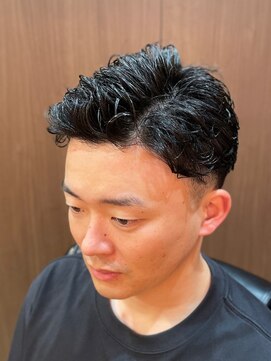 ヒロギンザバーバーショップ 丸の内店(HIRO GINZA BARBER SHOP) かき上げフェードニュアンスパーマ【東京“大手町“床屋】