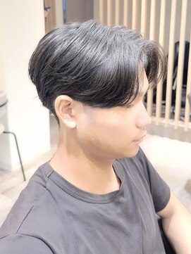 ハレ ヘアサロン(Hale hair salon) Haleビジネスニュアンスパーマセンターパートフェザーパーマ原宿