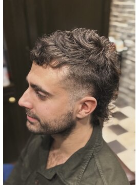 ミリオンバックス 御徒町店(Million Backs) ウルフショート/フェード/サイドブロック<理容室>[メンズ/眉毛]