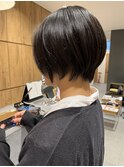 くびれショート・黒髪