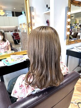 コワファースト  させぼ五番街店(COIFF1RST) ブラウンベージュ