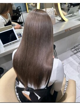 ロンドルピナス 小倉(Lond Lupinus) ミディアムレイヤーカット/似合わせカット/大人ガーリー/20代