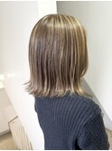 明るめベージュ系ハイライトスタイル