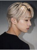 毛流れヘア金髪ナチュラルセンターパートツーブロック