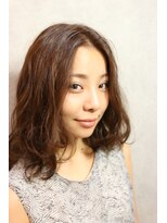 コマ(coma)&nbsp;【coma中野】ラフニュアンスセンターパートふわミディ