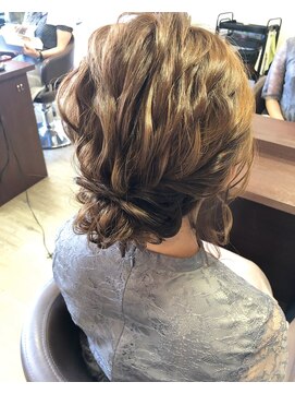 ソラシア solacia ヘアーメイク ゆるふわアップ