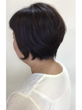 キーポイント(K Point) 前髪パッツン、ショートボブ
