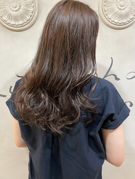 オーストヘアジジ(Aust hair Gigi) 大人かわいいゆるふわロング×カーキグレージュ　ヨシンモリ　K