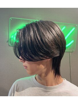 スキル(SKILL) センターパート/ニュアンスパーマ/メンズ縮毛矯正/パーマ落とし