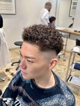 ザデイ カットアンドカルチャーショップ(THE DAY CUT&CULTURE SHOP) 極道パーマ[メンズカット/スキンフェード]