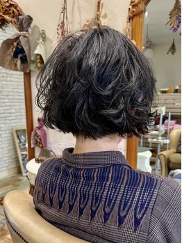 スタッカートアットヘアー(staccato@hair)の写真/≪乾燥にも負けない≫クセでまとまりが悪いなどのお悩みを解決！こだわりのカット×炭酸泉使用のスチームTR