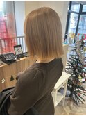 ミルクティーベージュ切りっぱなしボブ外ハネボブ