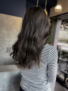 リノショアーズ 日本大通り店(RINOSHORES) "横浜日本大通り"『落ち着いた都会の色を纏う大人洗練スタイル