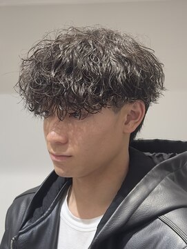 リスター(ReStar) 心斎橋ツイストスパイラルパーマ波巻き無造作マッシュ