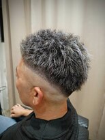 スタジオシージェー(Studio CJ) スキンフェード風×シルバーハイライト