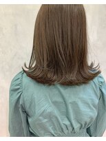 キチ(kichi.)&nbsp;[kichi.] ミディアムロブ×オリーブベージュ