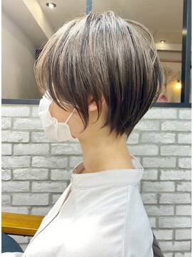 アヴァロン(AVALON) 【mag】絶壁解消！大人ショートボブ20代/30代/40代【中村】★