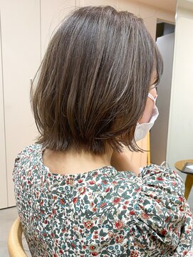 ミィ 浦和(mee) 【 mee. 】オオニシ　ボブ　ショート　前髪　イメチェン