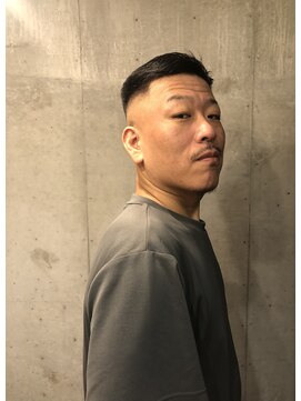 グッドプレイスアンドシング(Good Place&thing) メンズ刈り上げ短髪七三分けサイドパートスキンフェードバーバー