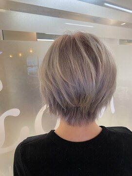 ヘアースペースブルーム ヒーロー 園田店(HAIR SPACE BLOOM hero) 【園田/ホワイトカラー】ホワイトミルクティー