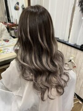 ネクサス 心斎橋(Nexus) グレーベージュレイヤーロングアッシュカラー 黒髪前髪パーマ