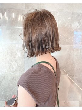 ロット 横浜(lot) ぱつっとボブ/ショートボブ/美髪[横浜駅]