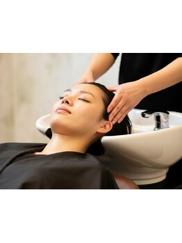 天王寺でリラックスできる空間をお探しの方に◎癒しのスパで頭皮も心もスッキリし、お顔の引き締めも◎