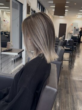 ミーツ 牧港店(mits) ★ボブ×バレイヤージュ★