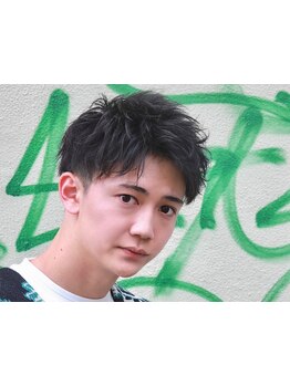 <第一印象で信頼を掴む>フェードカット×フェザーパーマで好印象を。[心斎橋/メンズカット/MENS/学割U24]