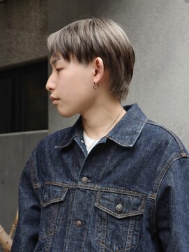 ネロ ヘアサロン 渋谷(NERO HAIR SALON) 【倉田真希】デザインカラー　センターパート　アッシュベージュ