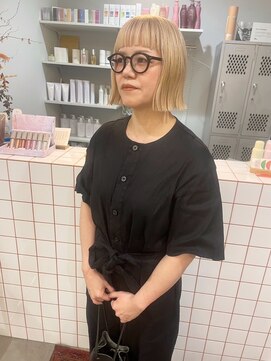 ニコ(NIKO) ブロンドボブ