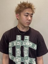 グラムアッシュ(GLAM ASH) ブリーチ ハイトーン 金髪 スパイキーショート 刈り上げ 20代