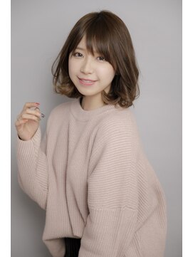 ルルディ バイ アフロディーテ銀座(luludi by APHRODITE) ミディアム/デザインカラー/シルキーベージュ/斜めバング/銀座