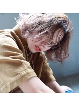 クロム バイ リエット(Chlom by Lietto) Chlom☆新宿 ハイライトベージュイルミナカラーハンサムショート