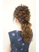 ヘアアンドメイクジップ恵比寿 (Hair＆Make ZIP)&nbsp;ねじりウェーブ ネオハーフアップ　ヘアセット