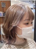 切りっぱなしボブ。ミルクティブラウン。