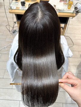 プラグ バイ ネオリーブ(plug by neolive) 黒髪×髪質改善 [髪質改善/縮毛矯正/レイヤーカット]韓国A