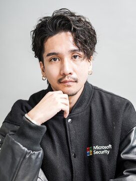 メンズヘアセンス 渋谷(MEN'S HAIR SENSE) センターパート　ミディアムパーマ　ツイストスパイラル