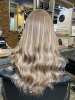 ラピス 横浜(Lapis)&nbsp;ミルクティーベージュシールエクステハイライトブリーチカラー