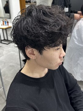 ヒュイル バイ ニアウ(Hwyl by Niau) メンズマッシュパーマニュアンスパーマシャドウパーマ