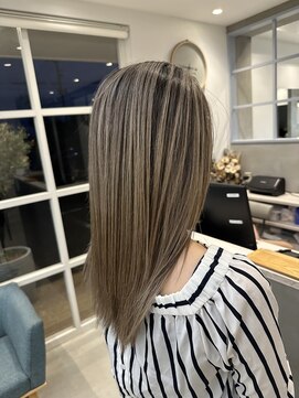 ロテ(LOTE.) 黒髪/クラゲヘアー/オリーブグレー/小顔/ココアベージュ/一宮