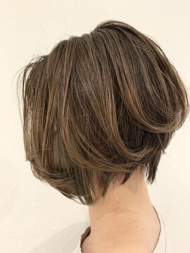 美容室 スタジアム(Stadium) 前下がりボブ＋ハイライト